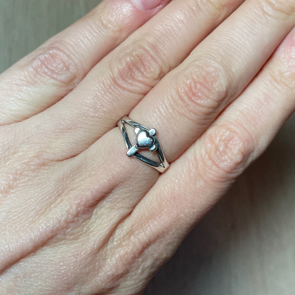 James Avery Retired Cross with Heart Ring Size 6